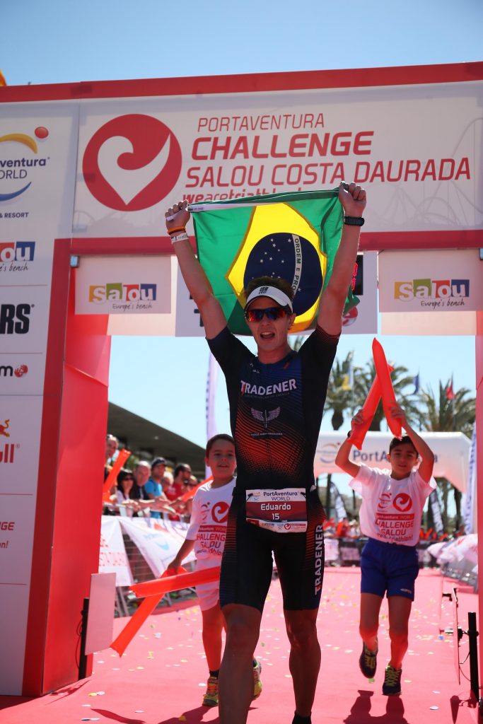 Eduardo Less comemorando o vice campeonato na Espanha/ Foto: Challenge Salou Costa Daurada